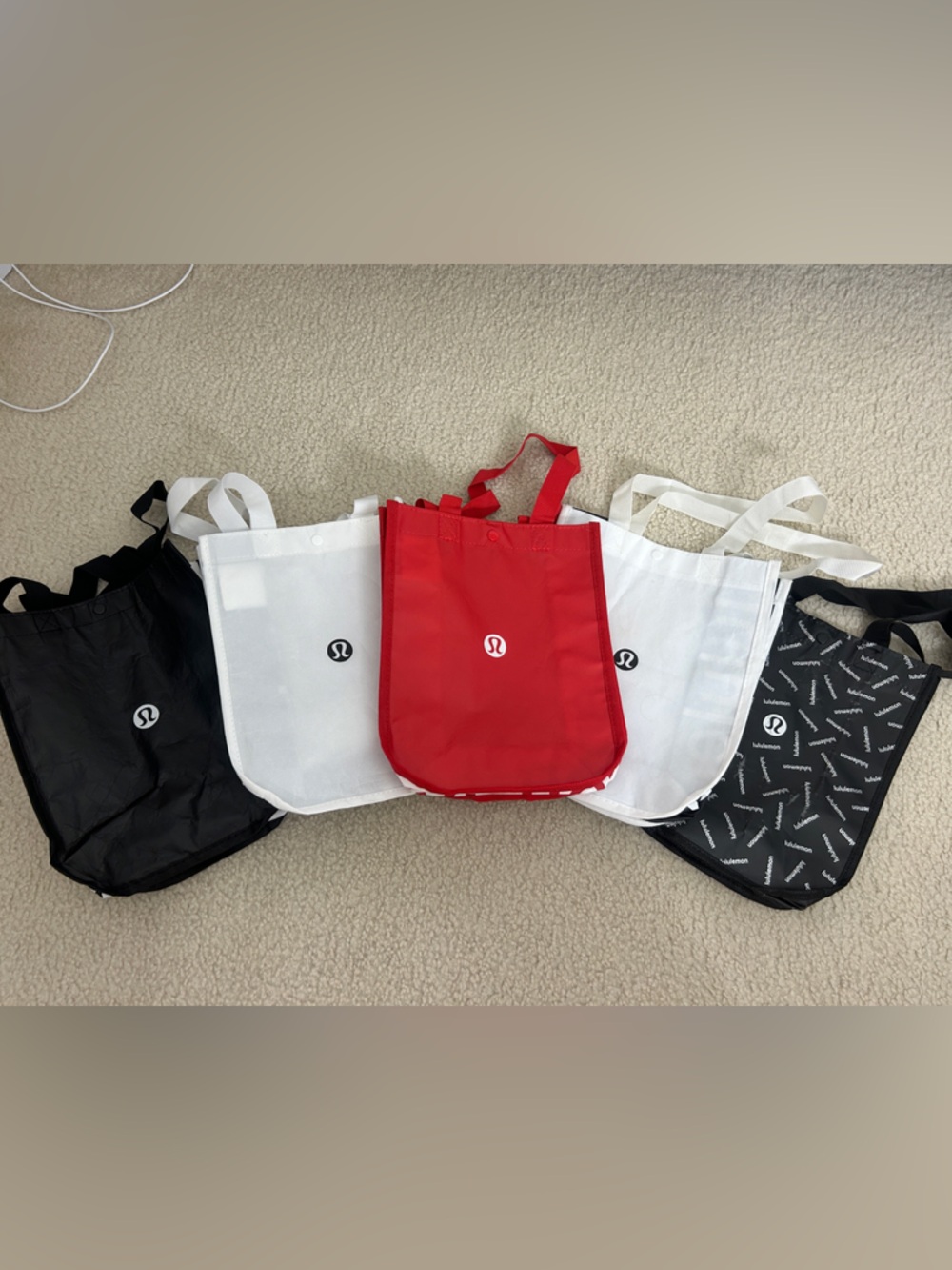 lululemon athletica White and Black Foldable Tote Set